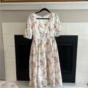 Stunning eyelet dress size small